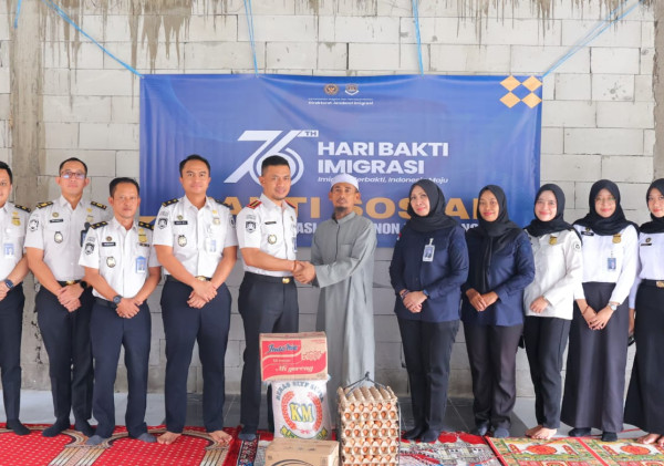 Kepedulian Imigrasi Mengalir ke Ponpes Yatim Piatu, Momen Hari Bakti ke-76 Jadi Sorotan