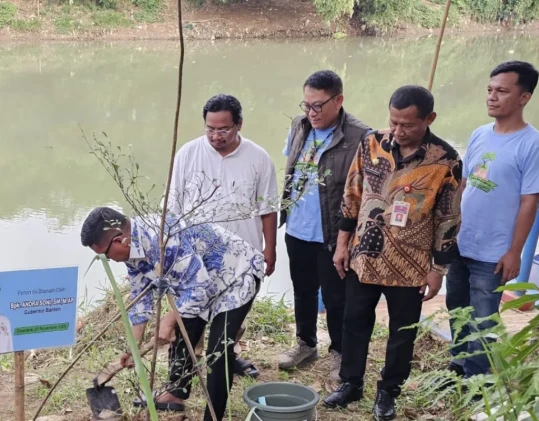 Pemprov Banten Salurkan 3.000 Bibit Pohon Dukung Gerakan ‘Banten Teduh, Tangerang Sejuk