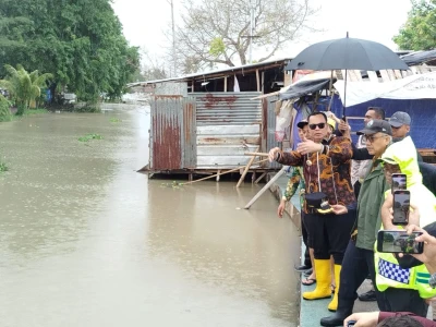 Wali Kota Serang Tinjau Lokasi Banjir, Temukan Penyempitan Sungai Jadi Penyebab Utama