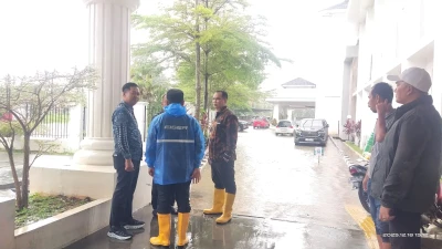 Wali Kota Serang Tinjau RSUD dan Sungai Rawan Banjir, Minta Perbaikan Saluran Air