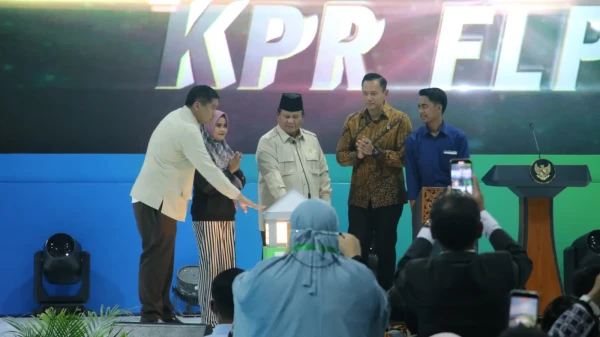 Presiden Prabowo Resmikan Akad Massal 50.030 Unit Rumah Subsidi KPR/FLPP di Banten