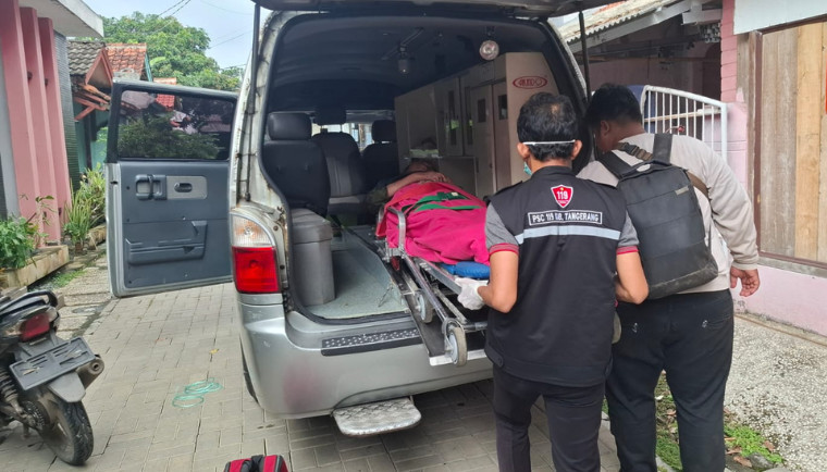 Tim PSC 119 Tangerang Selamatkan Nyawa Pasien dengan Kondisi Kritis