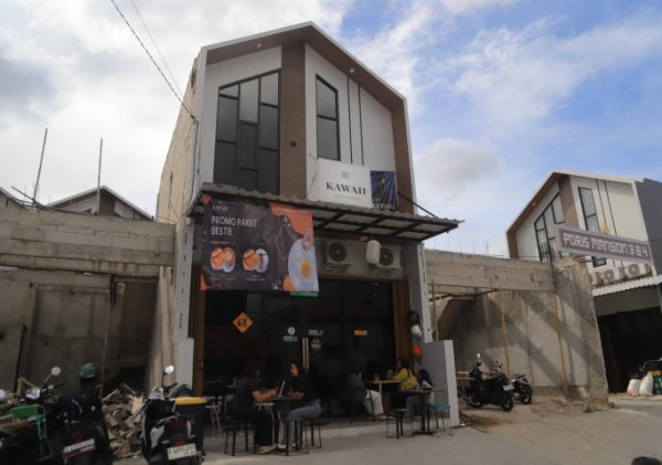 Kawaii Cafe & Eatery, Spot Nongkrong Hemat Baru di Cipondoh