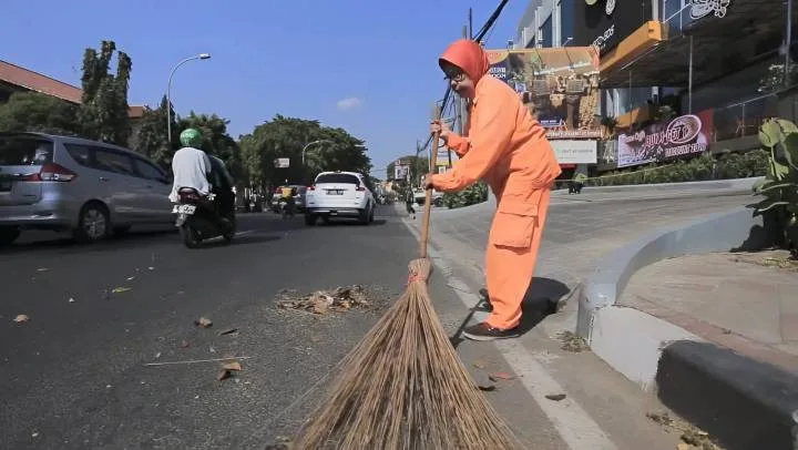 Pemkot Tangerang Siapkan 150 Petugas Kebersihan untuk Jaga Kebersihan di Malam Tahun Baru