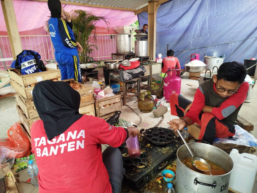 Pemkot Serang dan Pemprov Banten Pastikan Kebutuhan Pangan Warga Terdampak Banjir Terpenuhi