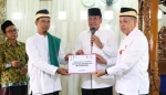 Bupati Tangerang Laksanakan Jumling dan Serahkan Bantuan Keagamaan di Masjid Jami Nurul Amal