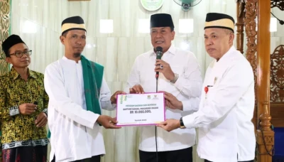 Bupati Tangerang Laksanakan Jumling dan Serahkan Bantuan Keagamaan di Masjid Jami Nurul Amal