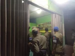 Satpol PP Kota Tangerang Sita 144 Botol Miras di Karawaci