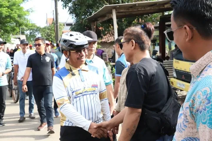 Wali Kota dan Wakil Wali Kota Tangerang Disambut Hangat Saat Bersepeda di Belendung