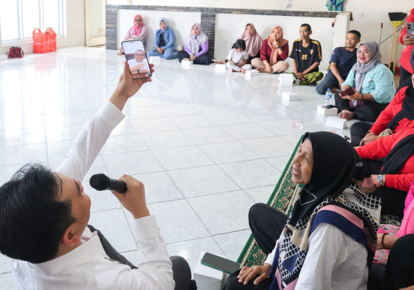 Wali Kota Tangsel Pastikan Bantuan Logistik bagi Warga Terdampak TPA Cipeucang