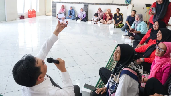 Wali Kota Tangsel Pastikan Bantuan Logistik bagi Warga Terdampak TPA Cipeucang