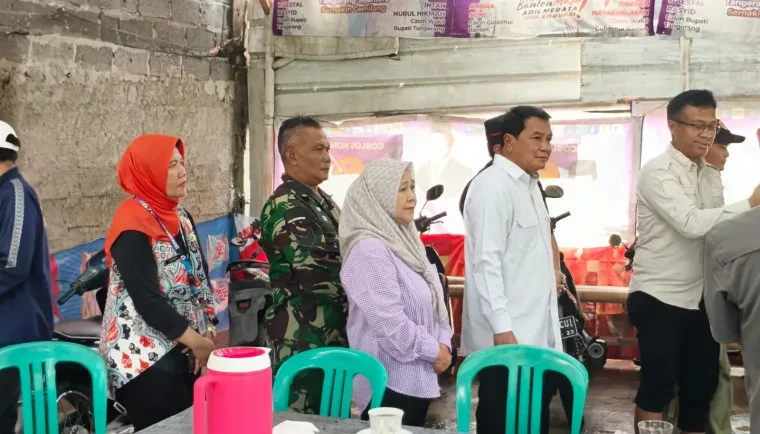 Bupati Tangerang Kunjungi Lokasi Banjir di Desa Mekarsari