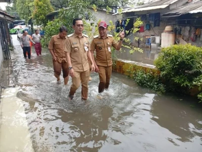 Pemkot Tangerang Siaga Banjir, Camat Benda Tinjau Wilayah Terdampak