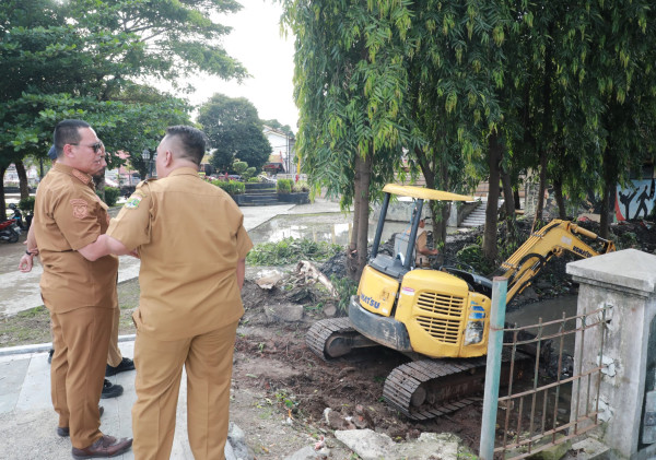 Wali Kota Serang Tinjau Normalisasi Saluran Irigasi Cibanten, Upaya Atasi Banjir di Kawasan Royal