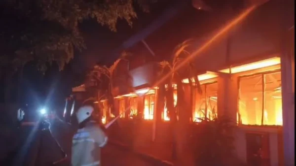 Kebakaran Menghanguskan Pabrik Sepatu di Kawasan Industri Gajah Tunggal, Tangerang