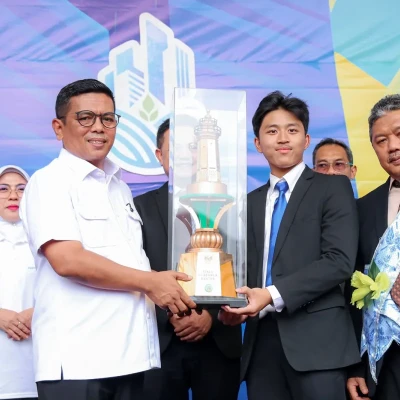 Gubernur Banten Tekankan Komitmen Menekan Angka Putus Sekolah melalui Program Sekolah Gratis