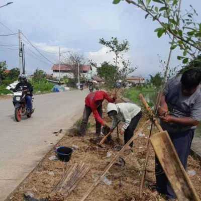 Komunitas Lingkungan Tanam 3.300 Pohon di Bantaran Sungai Cisadane, Kado HUT Kota Tangerang ke-33