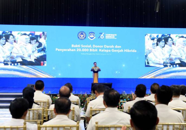 Pemkot Tangerang Terima 20.000 Bibit Kelapa dari Kemen Imipas