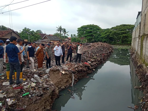 Pemkot Serang Tertibkan Bangunan Liar di Kali Kroya, Upaya Atasi Banjir