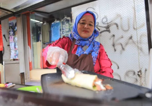 Kebab Fanisdia, Surga Kebab di Taman Elang Periuk yang Menggugah Selera