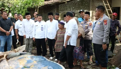Bupati Tangerang Tinjau Rumah Roboh Akibat Cuaca Ekstrem, Pastikan Bantuan Cepat dan Menyeluruh