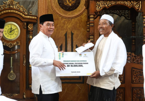 Bupati Tangerang Laksanakan Salat Jumat Keliling, Serap Aspirasi Masyarakat dan Tinjau Lokasi Banjir