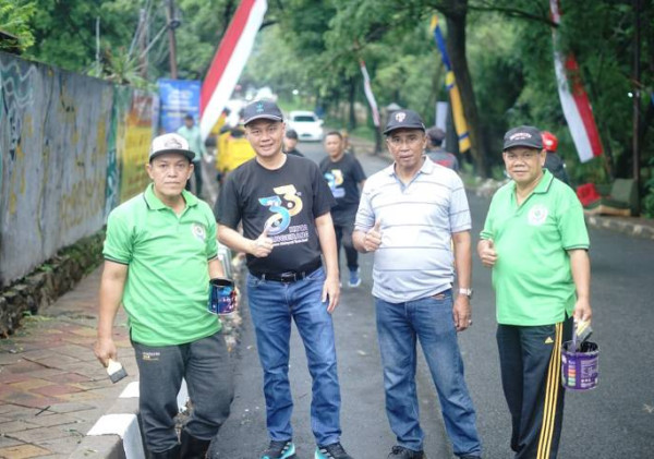 Aksi Nyata Jumat Bersih Sampah Serentak di 8 Kelurahan, Wujudkan Lingkungan Bersih dan Nyaman