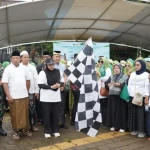 Wabup Tangerang Lepas Jalan Santai Sarungan dalam Rangka Harlah ke-103 NU
