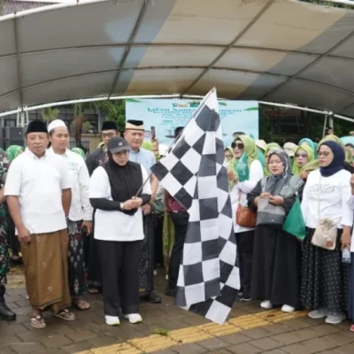 Wabup Tangerang Lepas Jalan Santai Sarungan dalam Rangka Harlah ke-103 NU