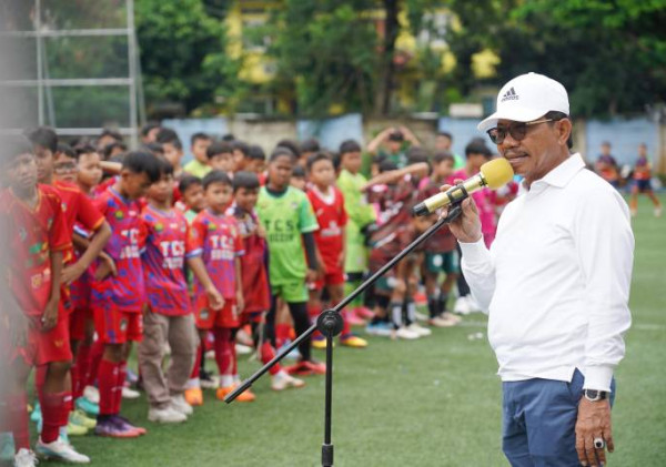 Wali Kota Tangerang Buka Liga PASS 2026, Ajak Anak Muda Belajar Disiplin dan Kerja Sama