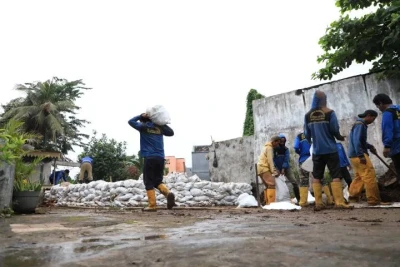 Pemkot Tangerang Tangani Darurat Turap Longsor di Kali Angke