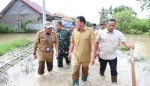 Bupati Tangerang Tinjau Lokasi Banjir di Mekar Baru
