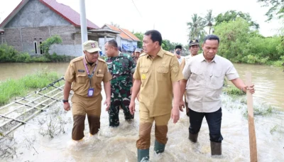 Bupati Tangerang Tinjau Lokasi Banjir di Mekar Baru