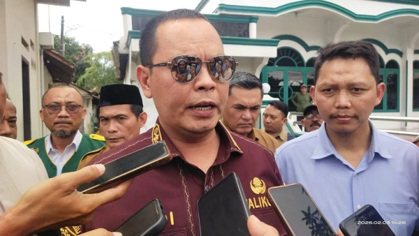 Rumah Warga Serang Roboh, Wali Kota Serang Salurkan Bantuan Kemanusiaan