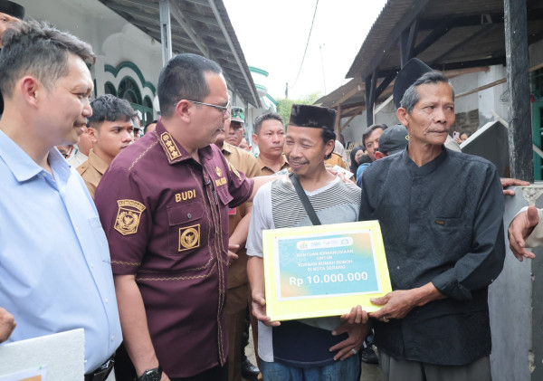 Pemkot Serang Respons Cepat Rumah Roboh di Kaligandu