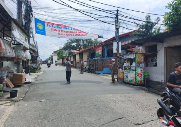 Pemkot Tangerang Gencarkan Operasi Penertiban Spanduk Liar di Jalan Protokol
