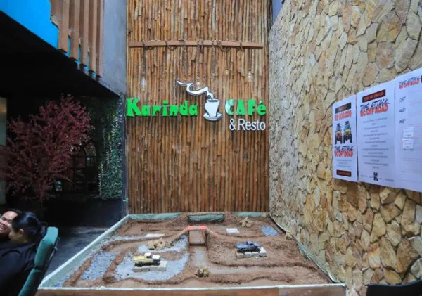 Karinda Cafe & Resto, Tempat Makan Keluarga dengan Fasilitas Hiburan Diecast yang Interaktif