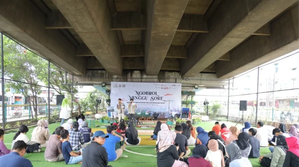 TBM Kolong Ciputat Rayakan Satu Dekade dengan Ngobrol Minggu Sore