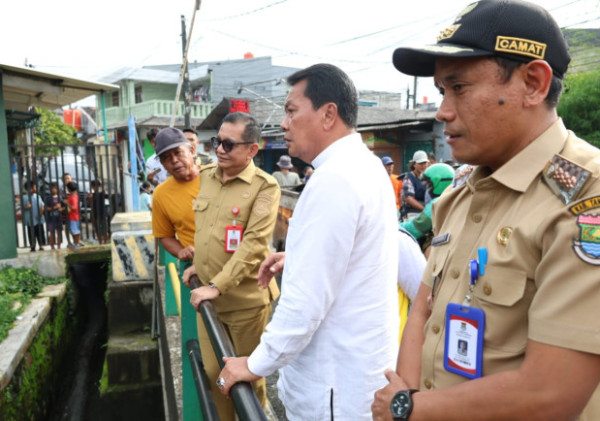Bupati Tangerang Tinjau Kali Cirarab, Siap Lakukan Penurapan dan Normalisasi