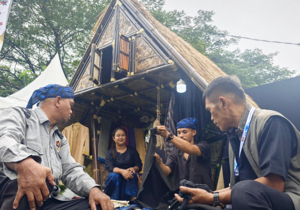 Produk Kearifan Lokal Baduy Jadi Primadona di HPN 2026 Banten