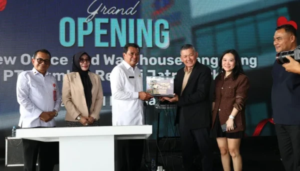 Bupati Tangerang Resmikan Kantor Usaha Alat Berat, Apresiasi Kolaborasi Pembangunan