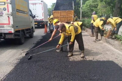 Pemkot Tangerang Perbaiki Jalan Marsekal Suryadarma Neglasari