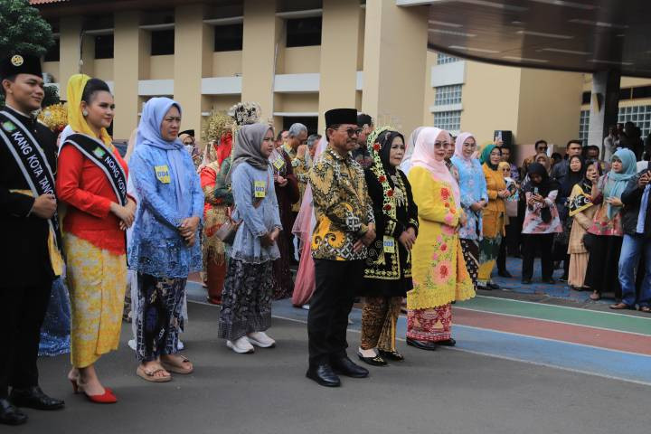 Tangerang Ngebesan, 106 Pasang Pengantin Rayakan Pernikahan Massal di HUT ke-33 Kota Tangerang