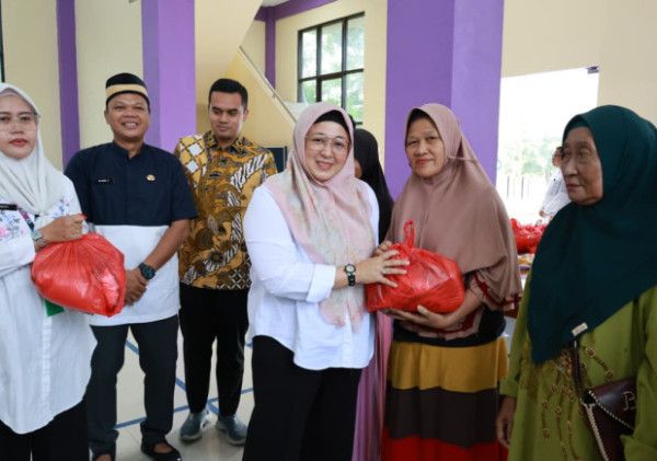 Wabup Tangerang Monitoring Gerakan Pangan Murah di Bojong Nangka