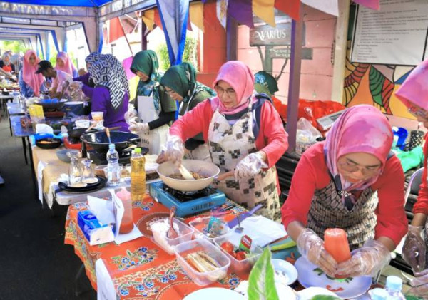 Lomba Memasak Nasi Goreng Semarakkan HUT ke-33 Kota Tangerang di Tanah Tinggi