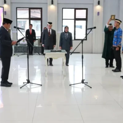 Bupati Tangerang Lantik 11 ASN, Tekankan Integritas dan Pelayanan Publik