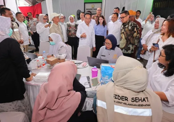 Wakil Wali Kota Tangsel dan Wamenkes RI Resmikan Pos Kesehatan Merah Putih di Ciputat