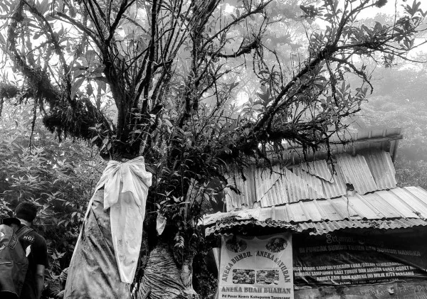 3 Mitos Gunung Karang Yang Paling Populer di Banten