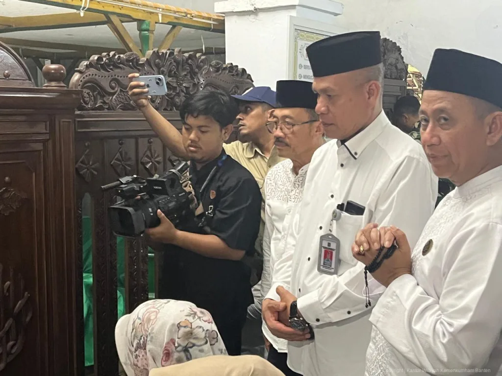 Gubernur Banten dan Kakanwil Kemenkum Ikuti Ziarah ke Makam Sultan Maulana Hasanuddin