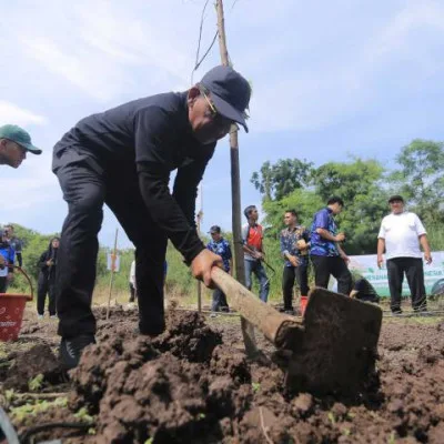 Pemkot Tangerang Gelar Aksi Jumat Bersih dan Penanaman Pohon Serentak di 13 Kecamatan